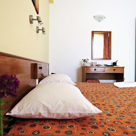 Maritime Hotel Apartments Petaloudes Extérieur photo