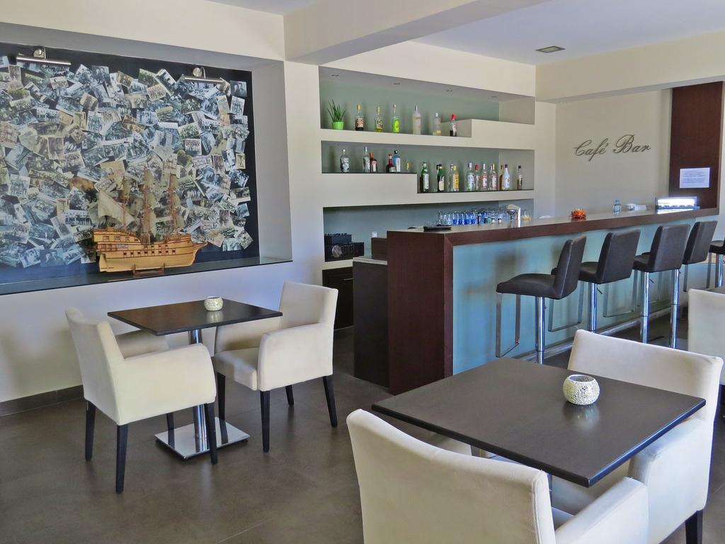 Maritime Hotel Apartments Petaloudes Extérieur photo