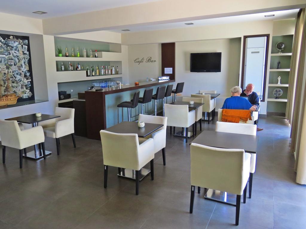 Maritime Hotel Apartments Petaloudes Extérieur photo