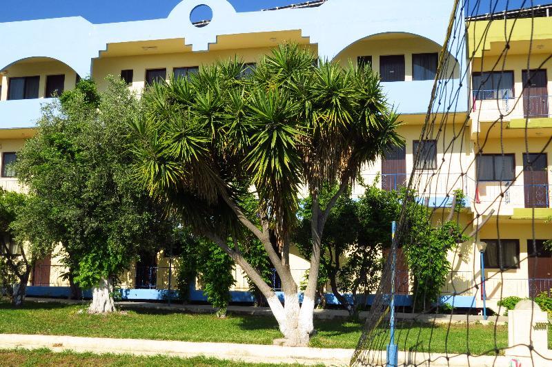 Maritime Hotel Apartments Petaloudes Extérieur photo