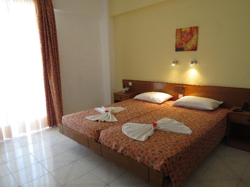 Maritime Hotel Apartments Petaloudes Extérieur photo
