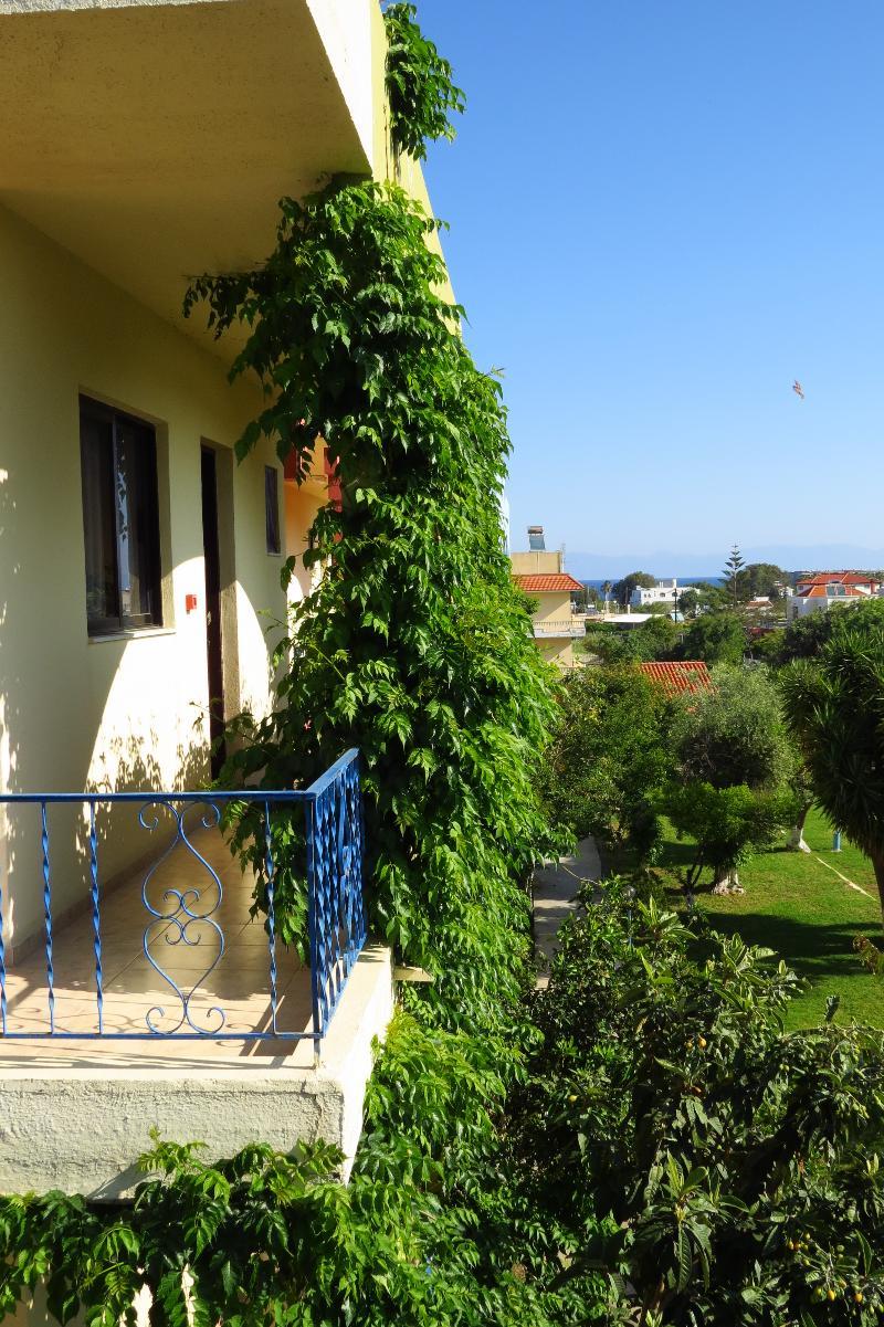 Maritime Hotel Apartments Petaloudes Extérieur photo