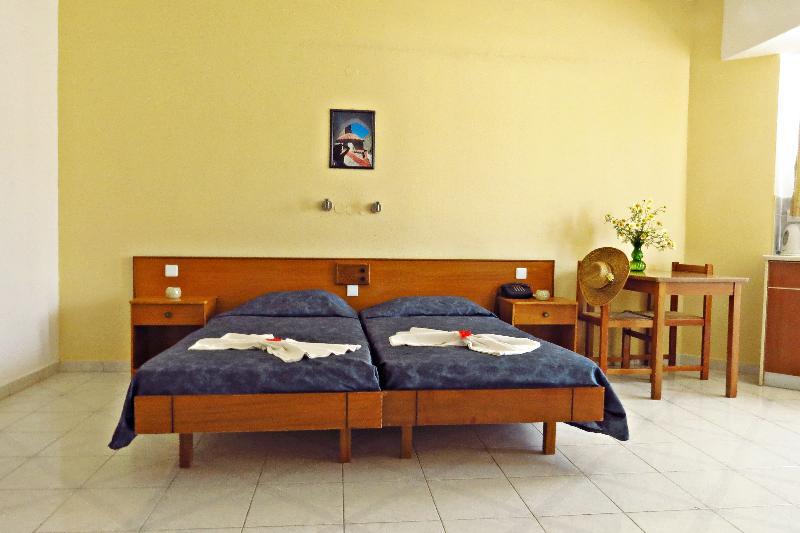 Maritime Hotel Apartments Petaloudes Extérieur photo