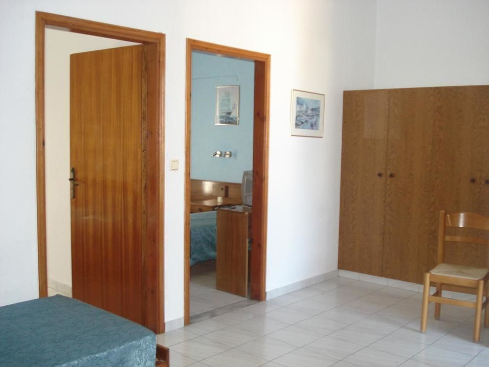 Maritime Hotel Apartments Petaloudes Extérieur photo
