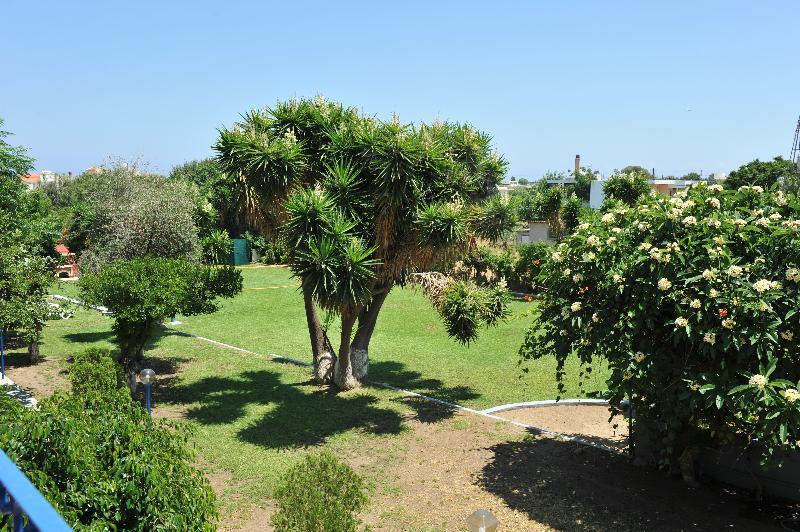 Maritime Hotel Apartments Petaloudes Extérieur photo